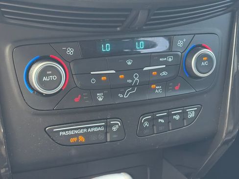 Used 2019 Ford Escape Titanium AWD/4WD image 25