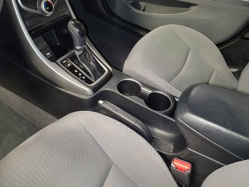 Used 2015 Hyundai Elantra SE w/ Option Group 02 FWD image 26