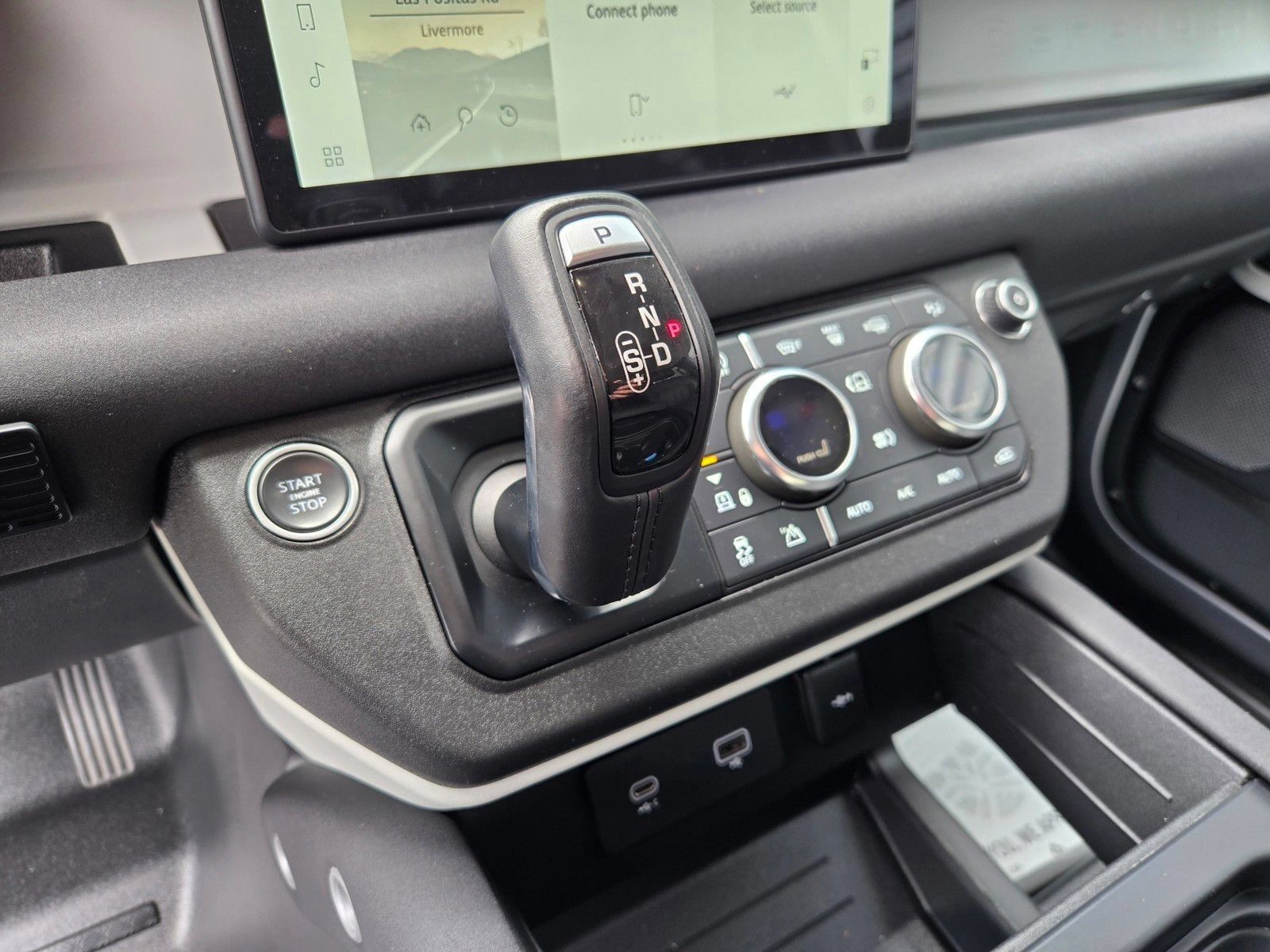 Used 2020 Land Rover Defender 110 SE AWD/4WD image 23