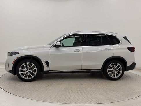 Certified 2024 BMW X5 xDrive40i w/ Premium Package AWD/4WD image 2