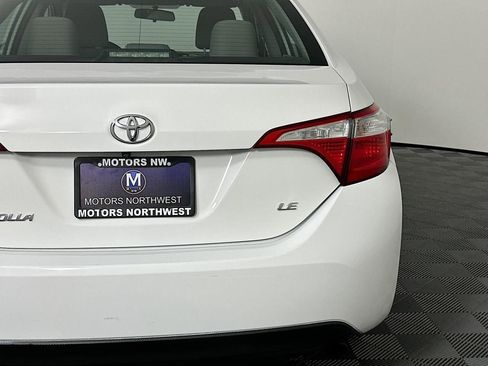 Used 2016 Toyota Corolla LE image 12
