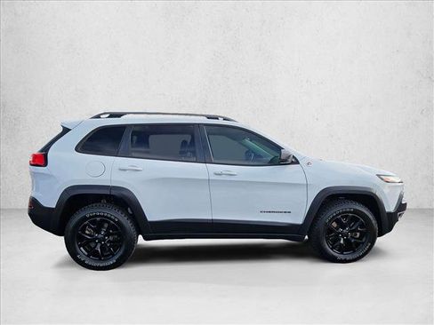 Used 2016 Jeep Cherokee Trailhawk w/ Comfort/Convenience Group image 4