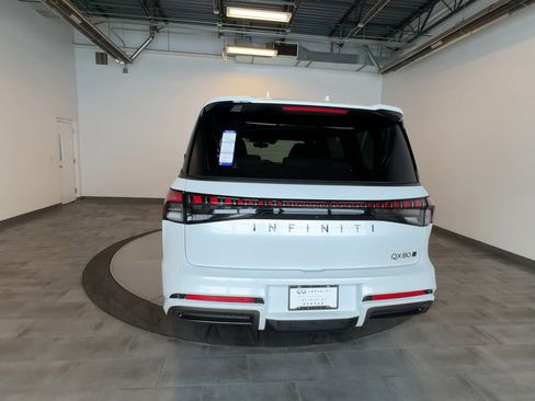 New 2026 INFINITI QX80 Autograph w/ Premium Cargo Package image 7