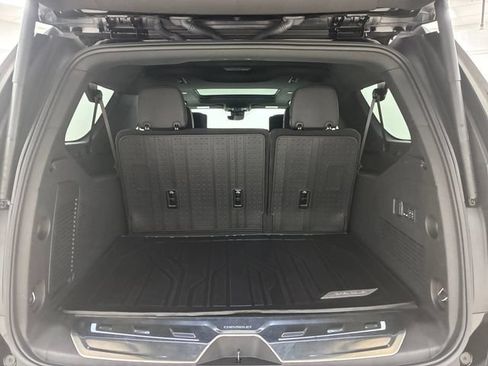 Certified 2025 Chevrolet Suburban Premier AWD/4WD image 17