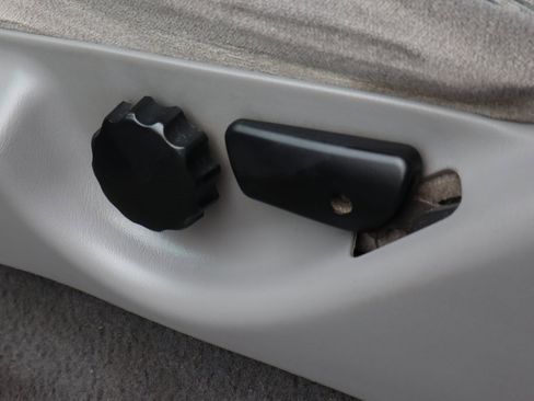 Used 2000 Ford F350 XLT image 19