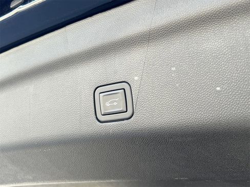 Used 2024 GMC Yukon AT4 w/ AT4 Premium Plus Package image 29