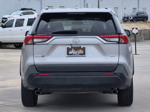 Certified 2024 Toyota RAV4 XLE FWD image 5