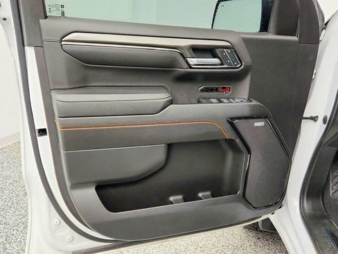 Used 2023 GMC Sierra 1500 AT4 w/ Technology Package AWD/4WD image 10