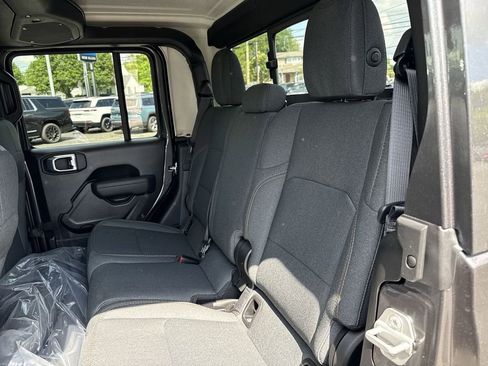 New 2026 Jeep Gladiator Sport AWD/4WD image 19