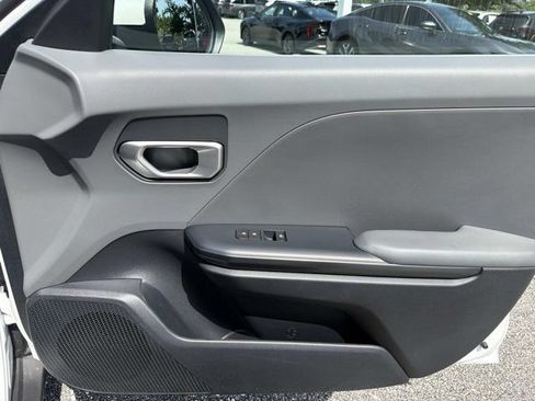 Used 2025 Kia K4 FWD image 14