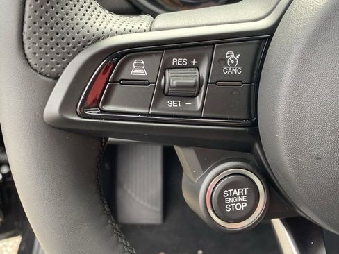 New 2025 Alfa Romeo Giulia Base image 23