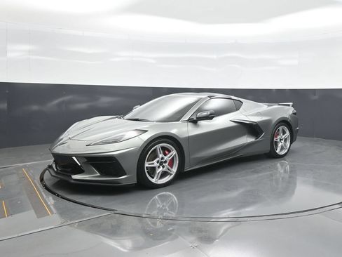 Used 2023 Chevrolet Corvette Stingray Preferred Cpe w/ Z51 Performance Package RWD image 3