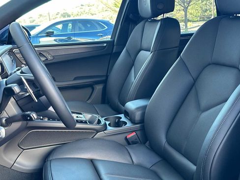 New 2026 Porsche Macan GTS image 5
