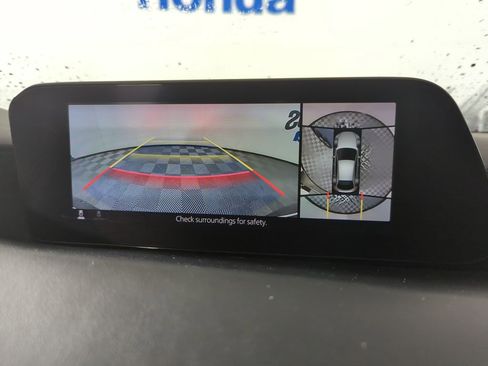 Used 2021 MAZDA MAZDA3 Hatchback w/Premium Plus Pkg image 15