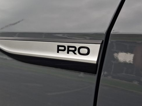 Used 2025 Volkswagen ID.4 Pro RWD image 29