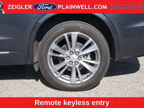 Used 2023 Cadillac XT6 Premium Luxury w/ Technology Package AWD/4WD image 9