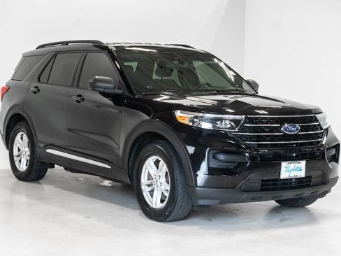 Used 2020 Ford Explorer XLT w/ Comfort Package AWD/4WD image 6