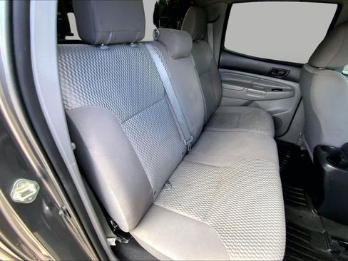 Used 2014 Toyota Tacoma PreRunner w/ SR5 Package RWD image 19