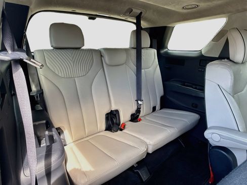 Used 2025 Hyundai Palisade Calligraphy FWD image 22
