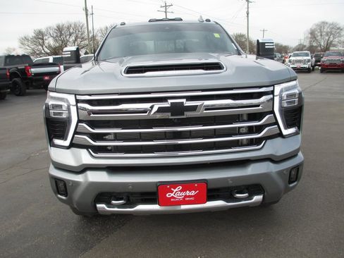 Used 2024 Chevrolet Silverado 3500 High Country w/ High Country Premium Package image 11