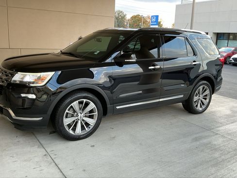 Used 2018 Ford Explorer Limited image 2