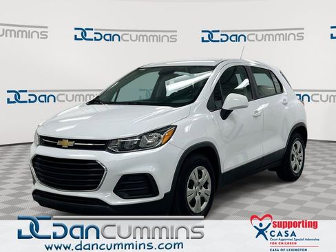 Used 2019 Chevrolet Trax LS image 1