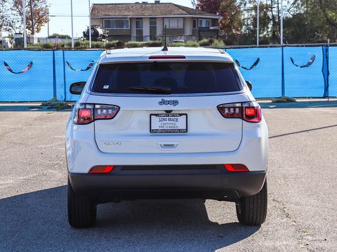 Used 2025 Jeep Compass Sport image 8