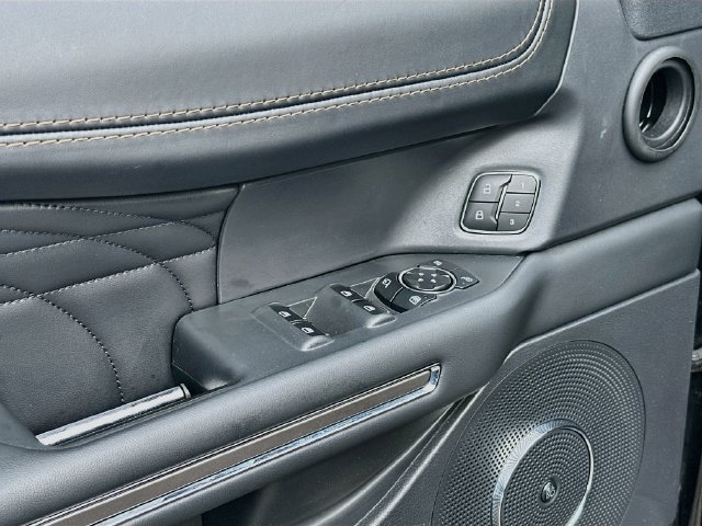 Used 2023 Ford Expedition Platinum AWD/4WD image 18
