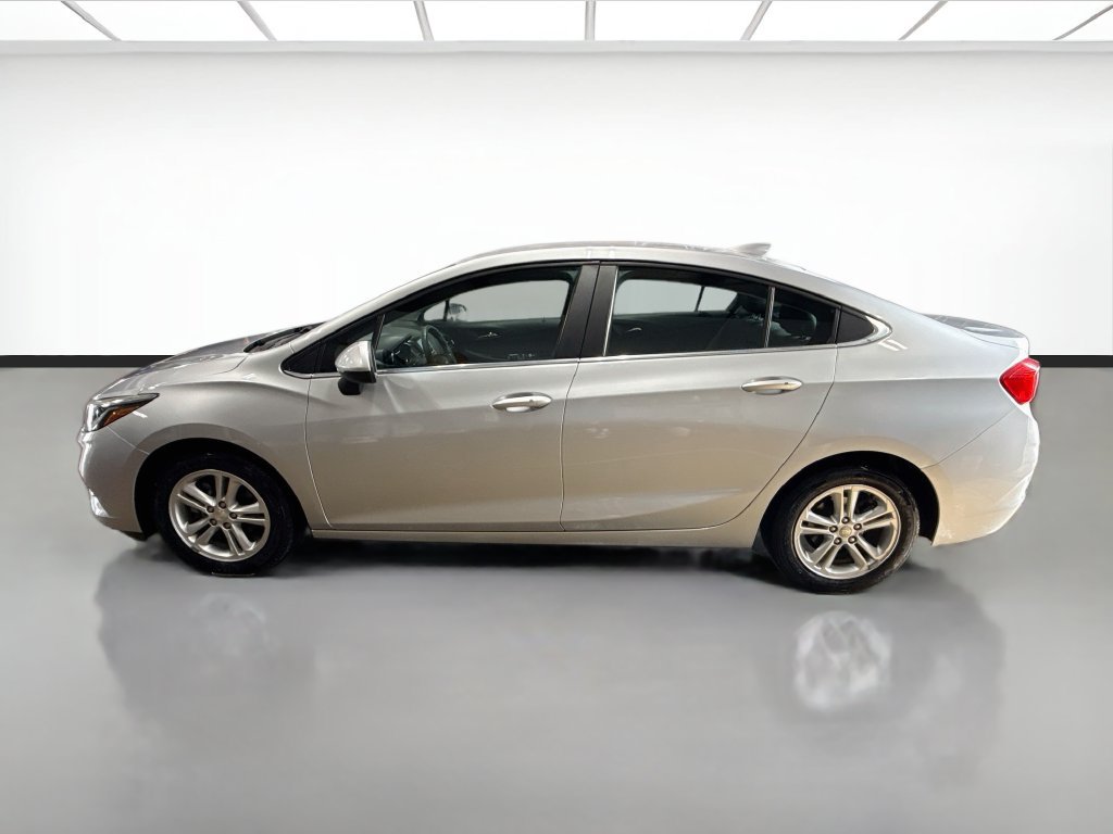 Used 2018 Chevrolet Cruze LT w/ Convenience Package FWD image 8