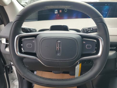 New 2027 Lincoln Navigator Reserve AWD/4WD image 16