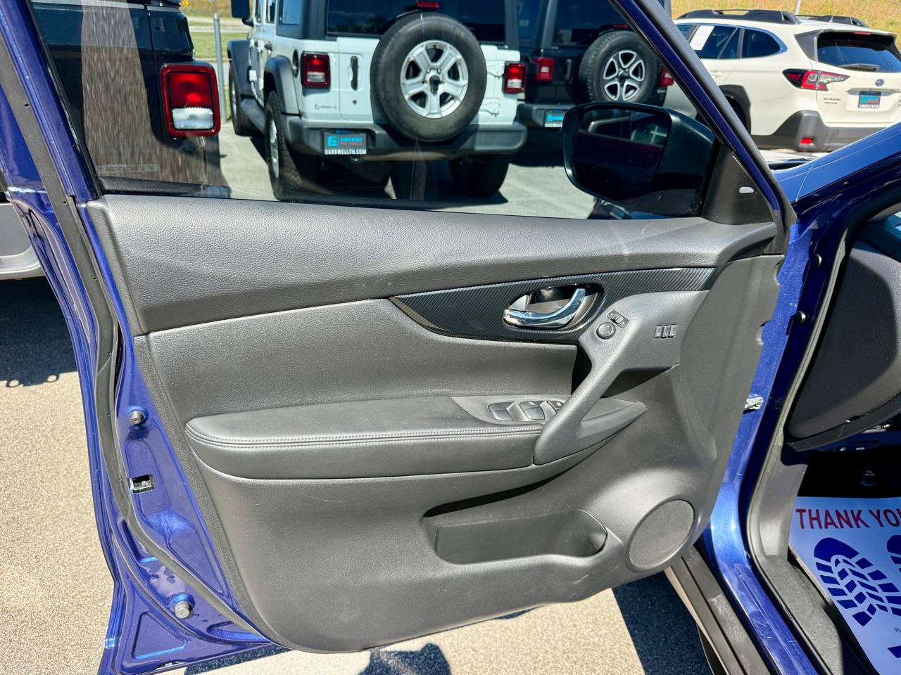 Used 2017 Nissan Rogue SL AWD/4WD image 27