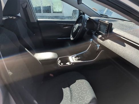 Used 2021 Toyota RAV4 XLE image 26