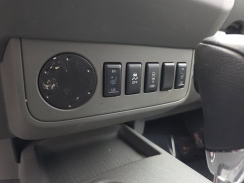 Used 2020 Nissan Frontier SV RWD image 26