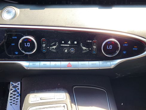 Used 2025 Genesis GV70 3.5T Sport AWD/4WD image 12