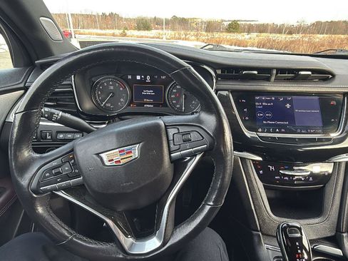 Used 2020 Cadillac XT6 Premium Luxury image 30