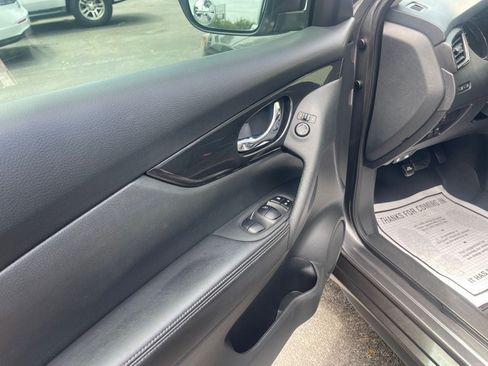 Used 2017 Nissan Rogue S FWD image 10