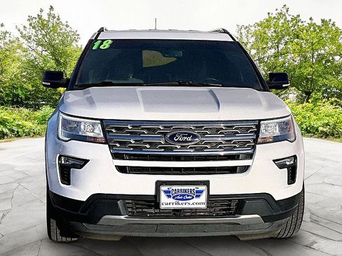 Used 2018 Ford Explorer XLT w/ Equipment Group 201A image 2