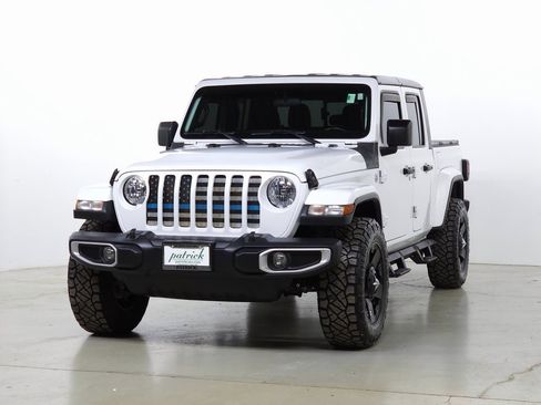Used 2020 Jeep Gladiator Sport w/ Quick Order Package 24S image 4