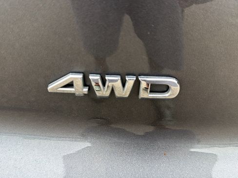 Used 2024 Nissan Pathfinder S AWD/4WD image 45