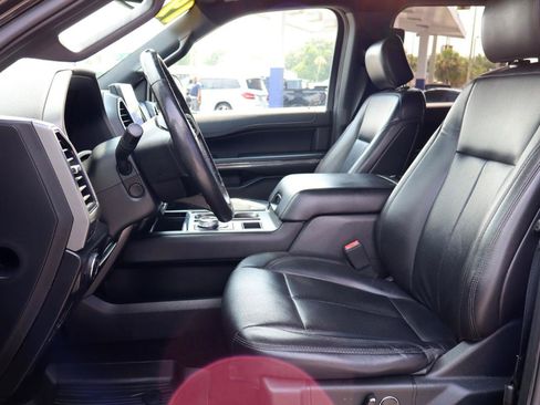 Used 2019 Ford Expedition XLT w/ Equipment Group 202A RWD image 12