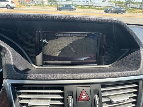 Used 2013 Mercedes-Benz E 350 4MATIC Sedan image 27