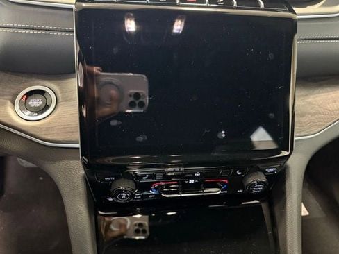 New 2025 Jeep Grand Cherokee L Limited w/ Trailer Tow Package image 12