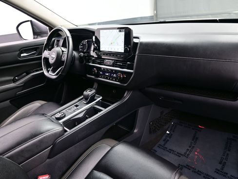 Used 2023 Nissan Pathfinder SL w/ SL Premium Package AWD/4WD image 15