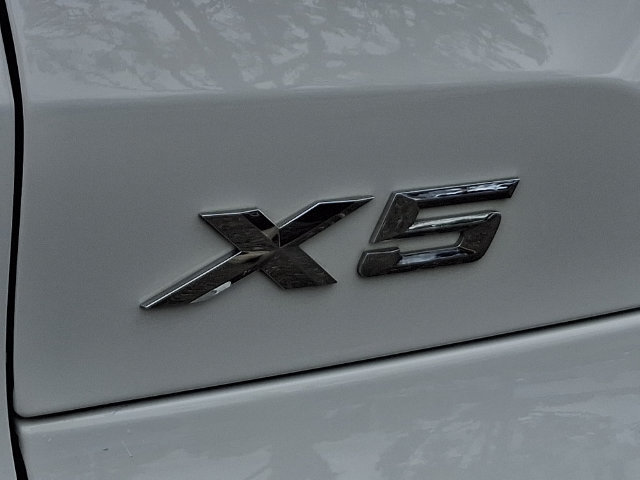 Used 2023 BMW X5 xDrive40i w/ Premium Package AWD/4WD image 33