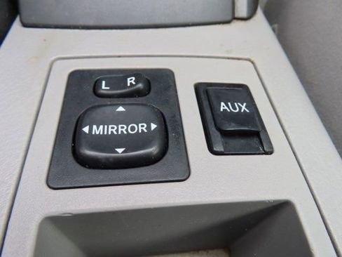 Used 2011 Toyota RAV4 4WD w/ Upgrade Value Pkg image 25
