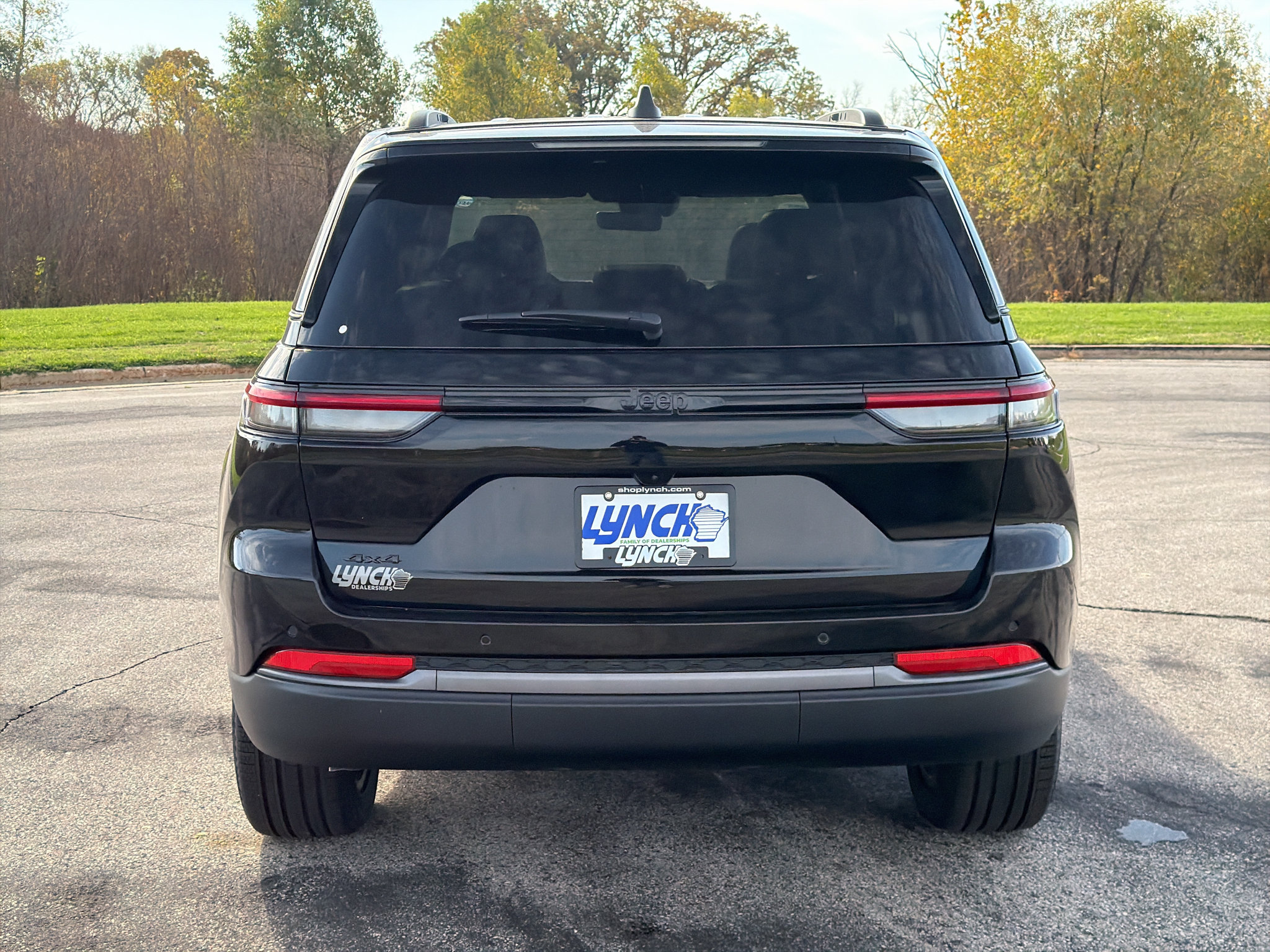 New 2027 Jeep Grand Cherokee Limited AWD/4WD image 3