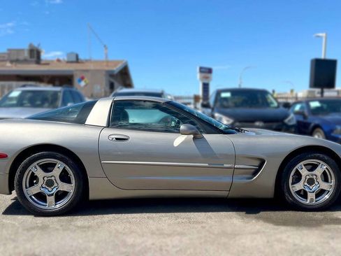 Used 1998 Chevrolet Corvette Coupe w/ Memory Pkg RWD image 3