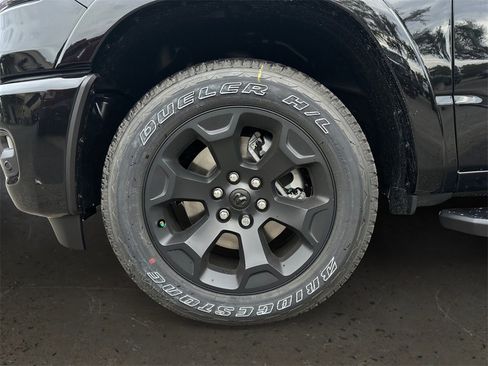 New 2026 RAM 1500 4x4 Crew Cab image 10