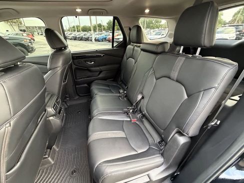 Used 2023 Honda Pilot Touring image 17