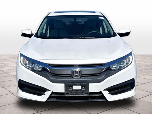 Used 2018 Honda Civic EX image 2